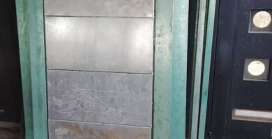 ¿Qué calibre de lámina se usa para una puerta?