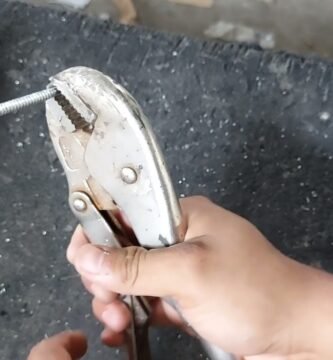 ¿Qué tornillos lleva una ventana de aluminio?