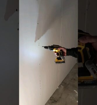 cuándo usar baja o alta velocidad en el taladro en paredes de drywall