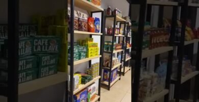 cómo hacer estanterías con madera reciclada sin taladro industrial