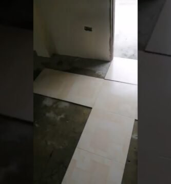 cómo nivelar un piso antes de colocar cerámica en viviendas modernas