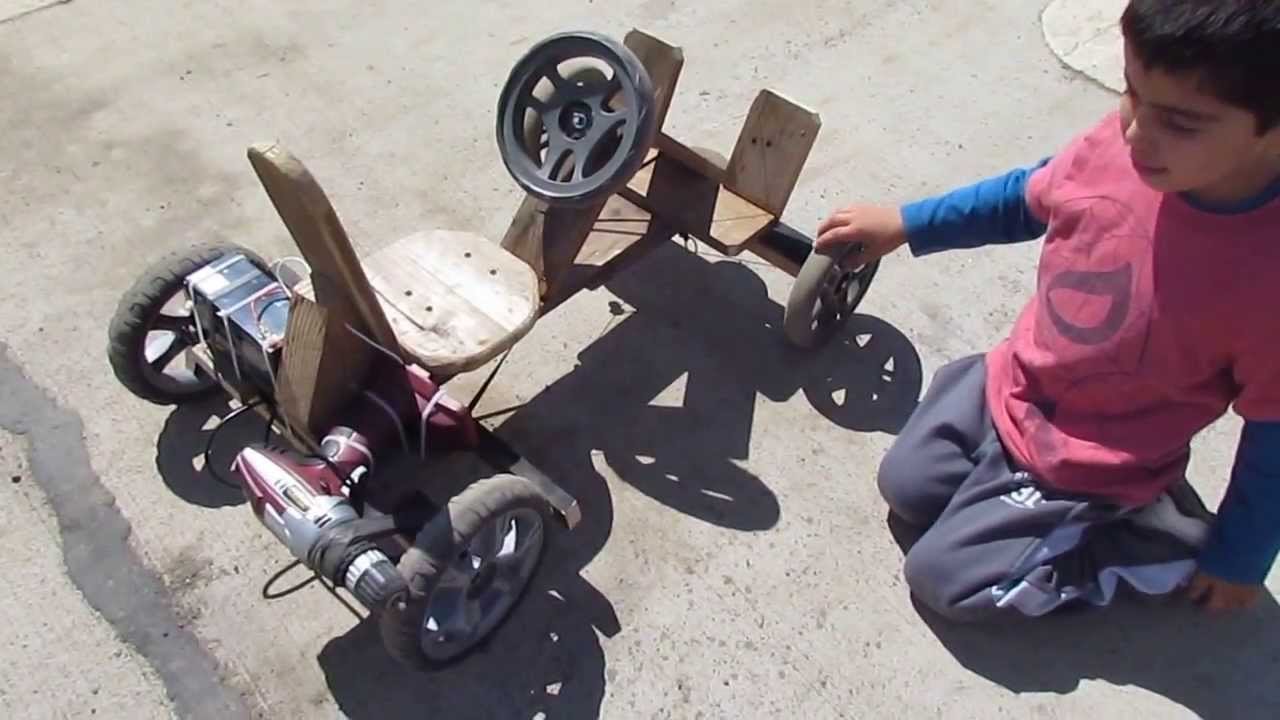 cómo usar un taladro inalámbrico con materiales reciclados